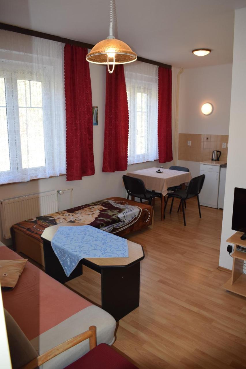 Penzion Ve Starem Krame 147 Srbská Kamenice Exteriör bild